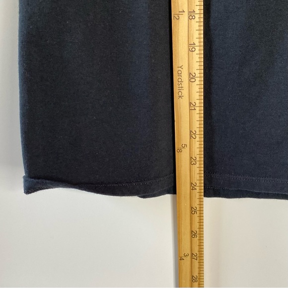 Nike Womens The Nike Tee Sz M Black Graphic T-Shirt Crew Neck HILL SEEKER - Picture 7 of 8